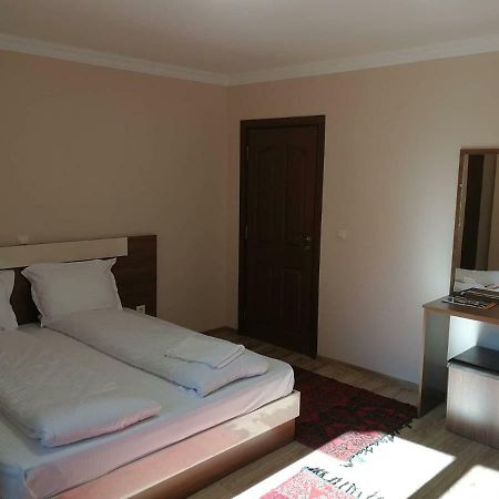 Слънчевата Къща Hotel โกวาเชวิตซา ภายนอก รูปภาพ