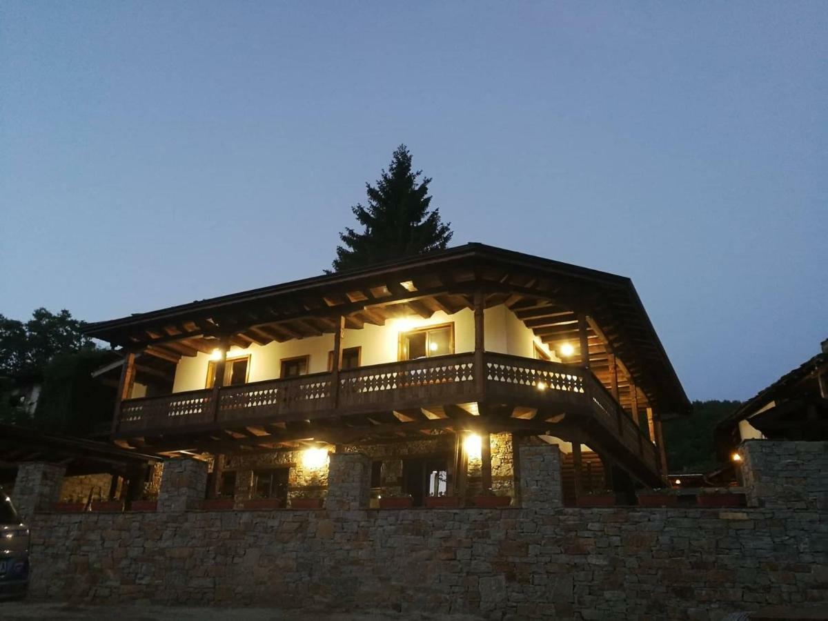 Слънчевата Къща Hotel โกวาเชวิตซา ภายนอก รูปภาพ