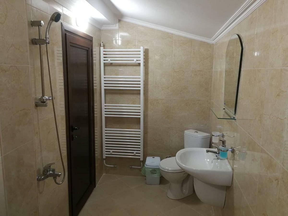 Слънчевата Къща Hotel โกวาเชวิตซา ภายนอก รูปภาพ