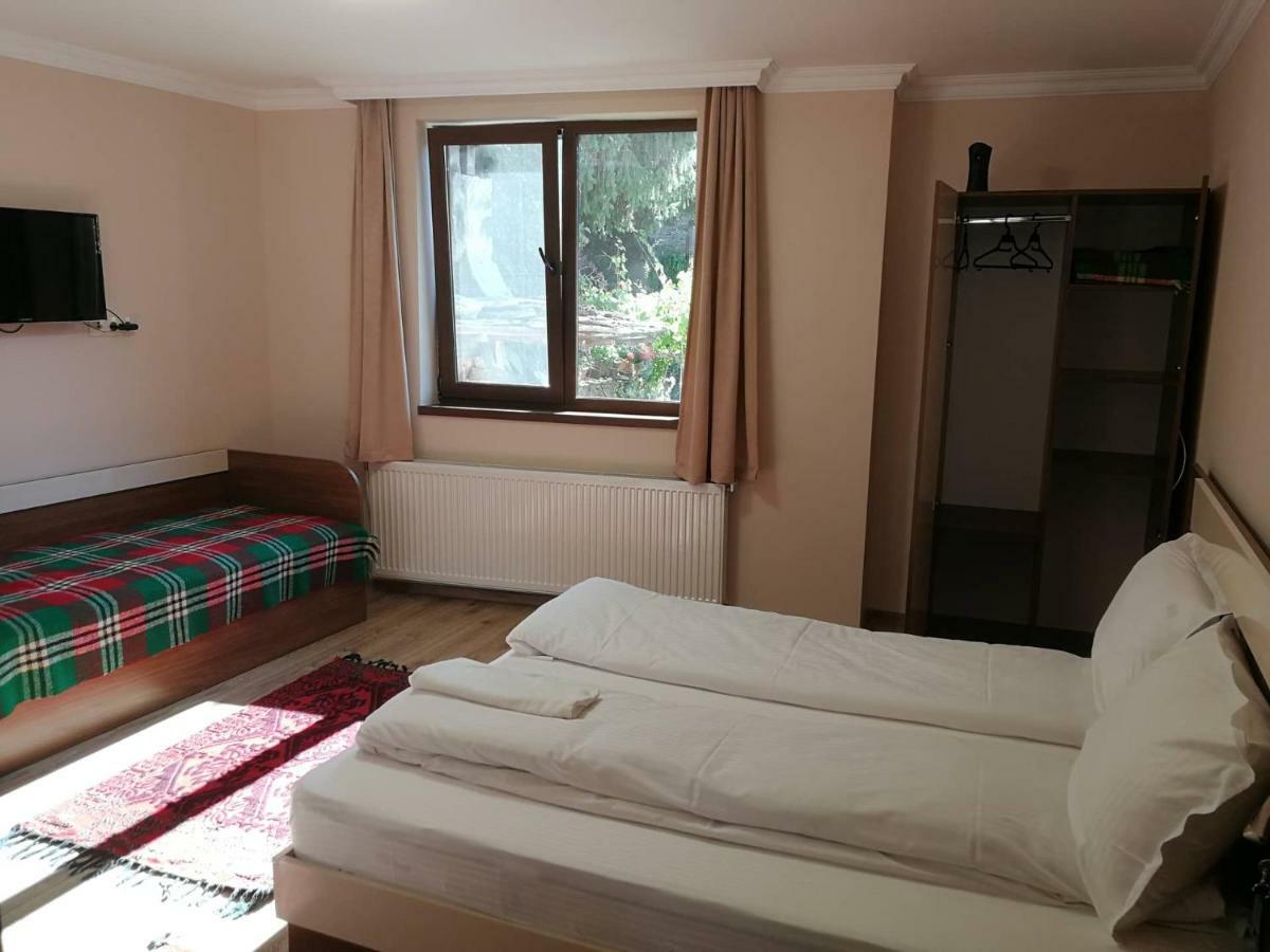 Слънчевата Къща Hotel โกวาเชวิตซา ภายนอก รูปภาพ