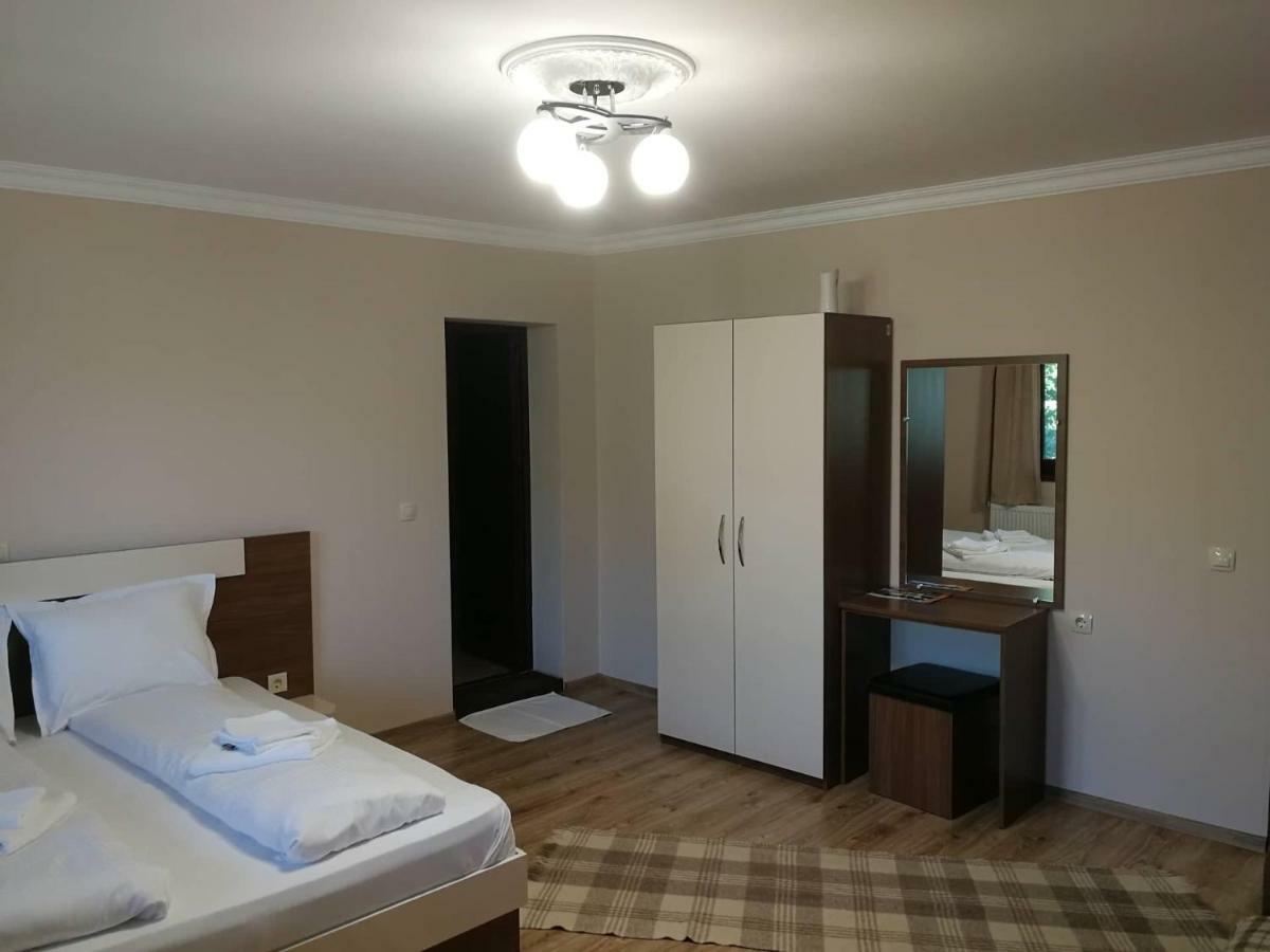 Слънчевата Къща Hotel โกวาเชวิตซา ภายนอก รูปภาพ