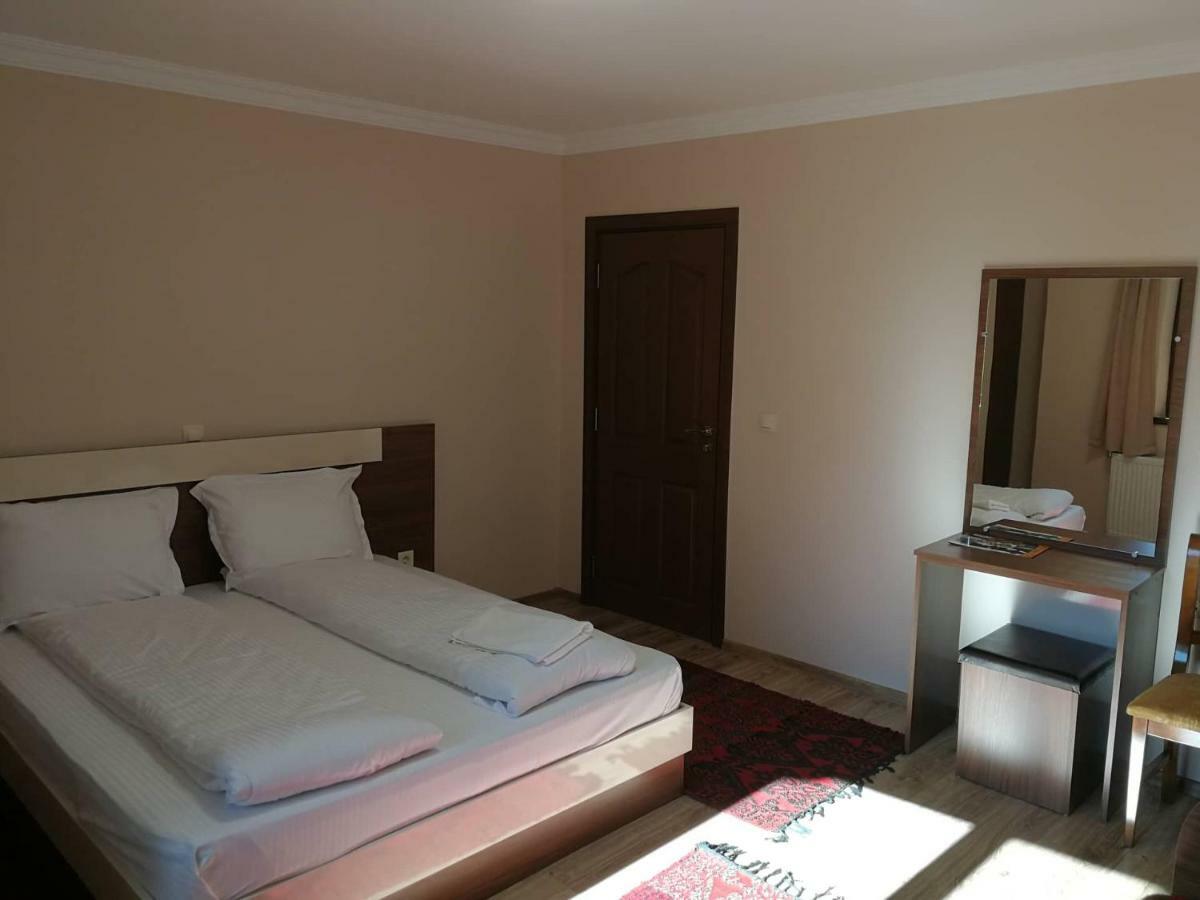 Слънчевата Къща Hotel โกวาเชวิตซา ภายนอก รูปภาพ