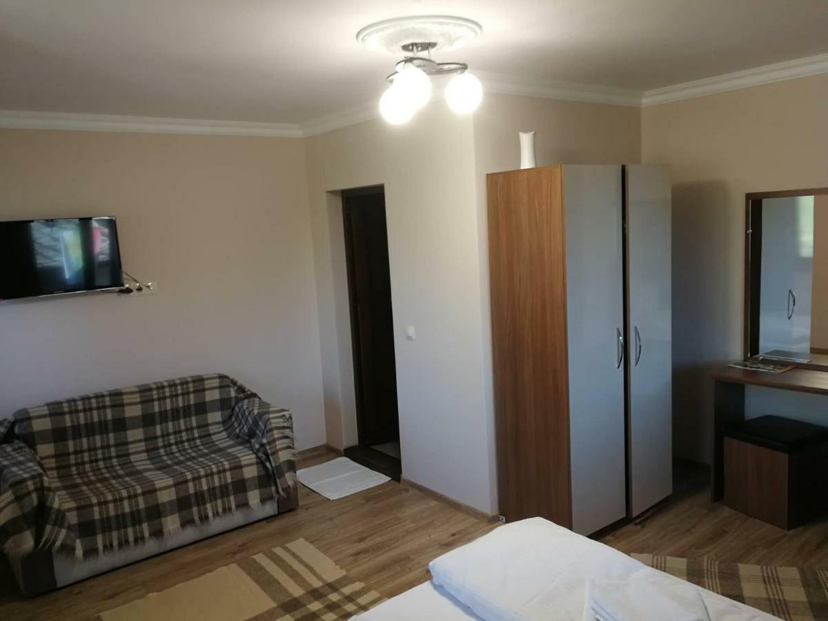 Слънчевата Къща Hotel โกวาเชวิตซา ภายนอก รูปภาพ