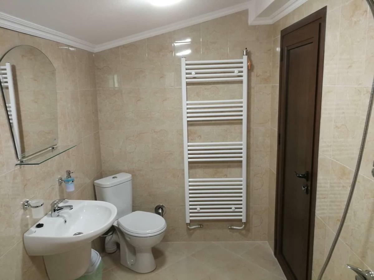 Слънчевата Къща Hotel โกวาเชวิตซา ภายนอก รูปภาพ